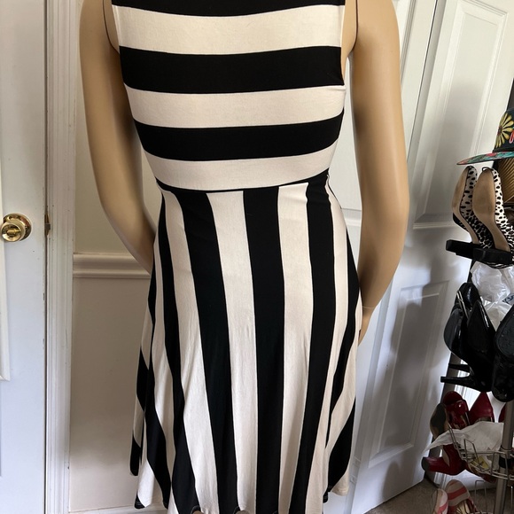 ARIELLA Striped Dress Size Large Black and Off White Sleeveless - Picture 8 of 9